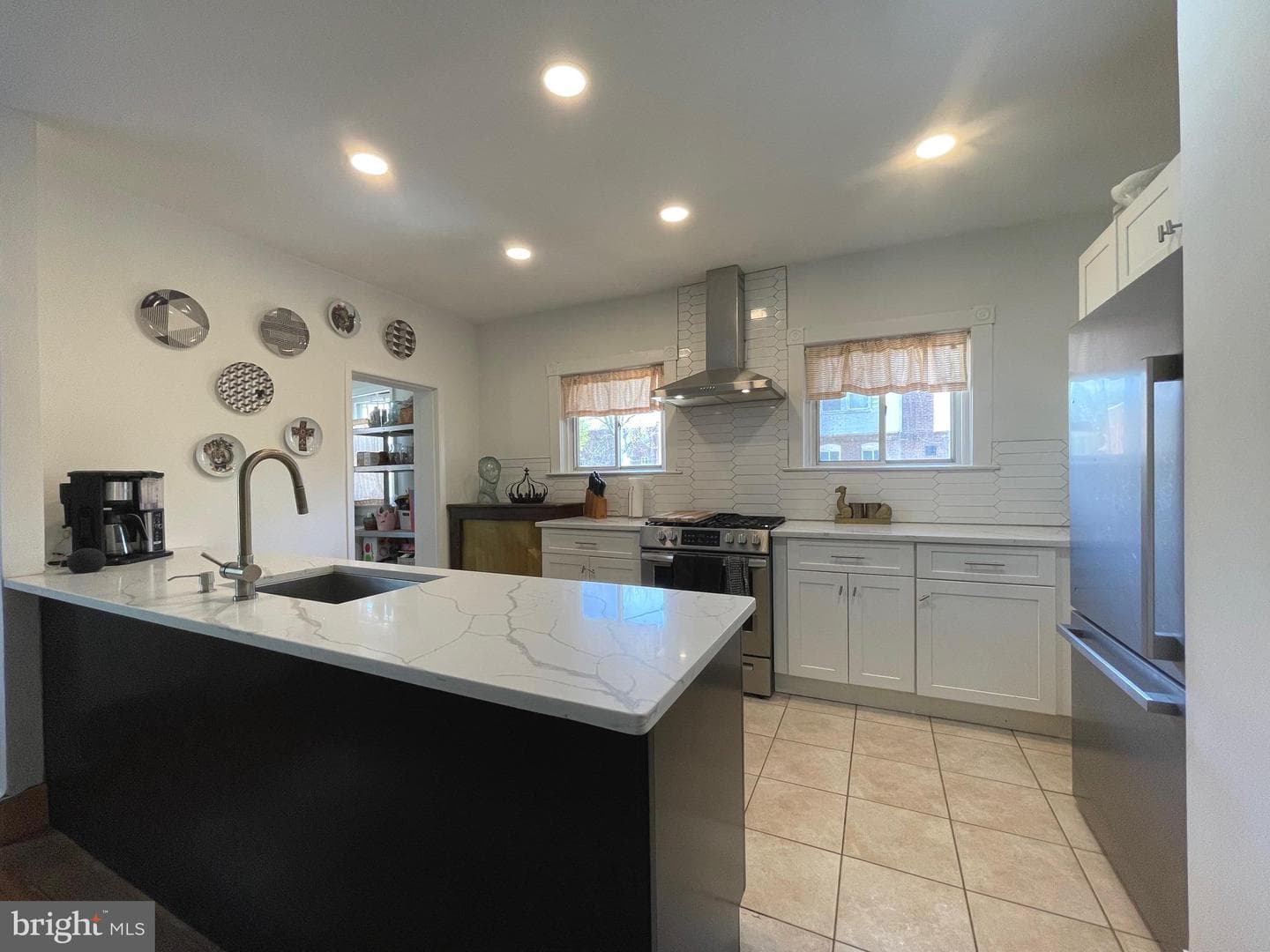 7039 Walker Street photo 9