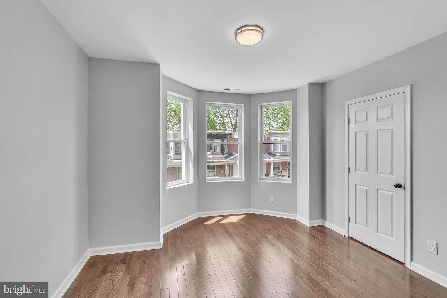 1637 S Ithan Street photo 4