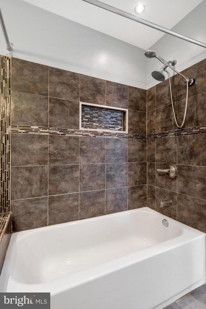 5786 Stewart Street photo 14