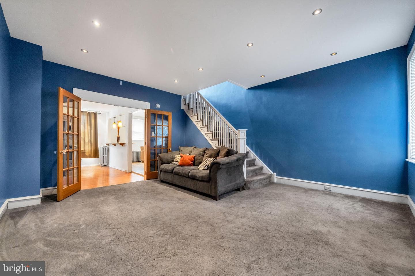 5786 Stewart Street photo 4