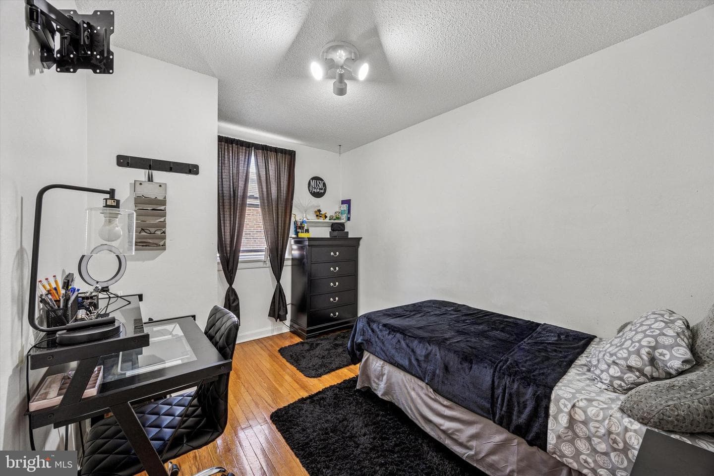 805 Tyson Avenue photo 16