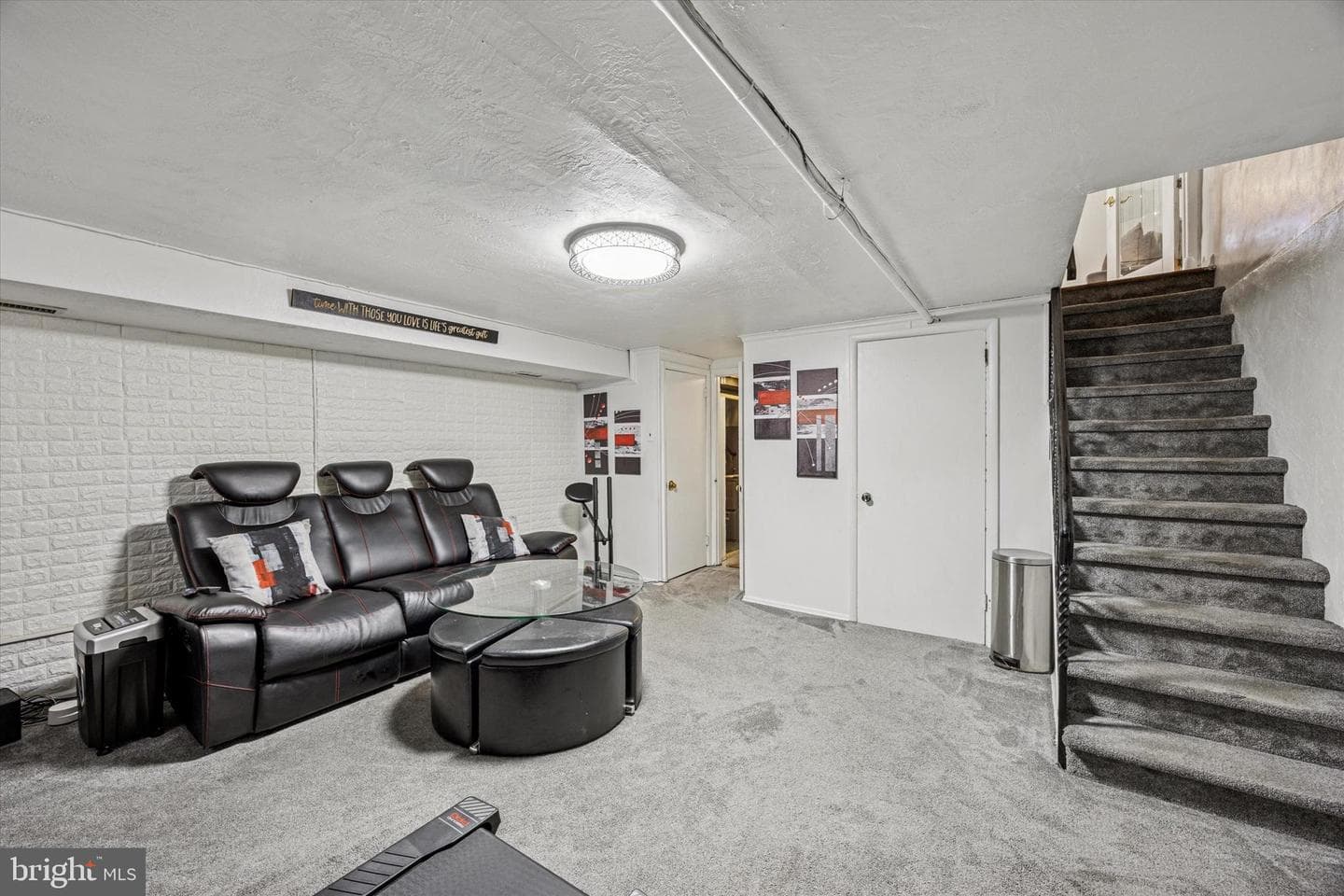 805 Tyson Avenue photo 19