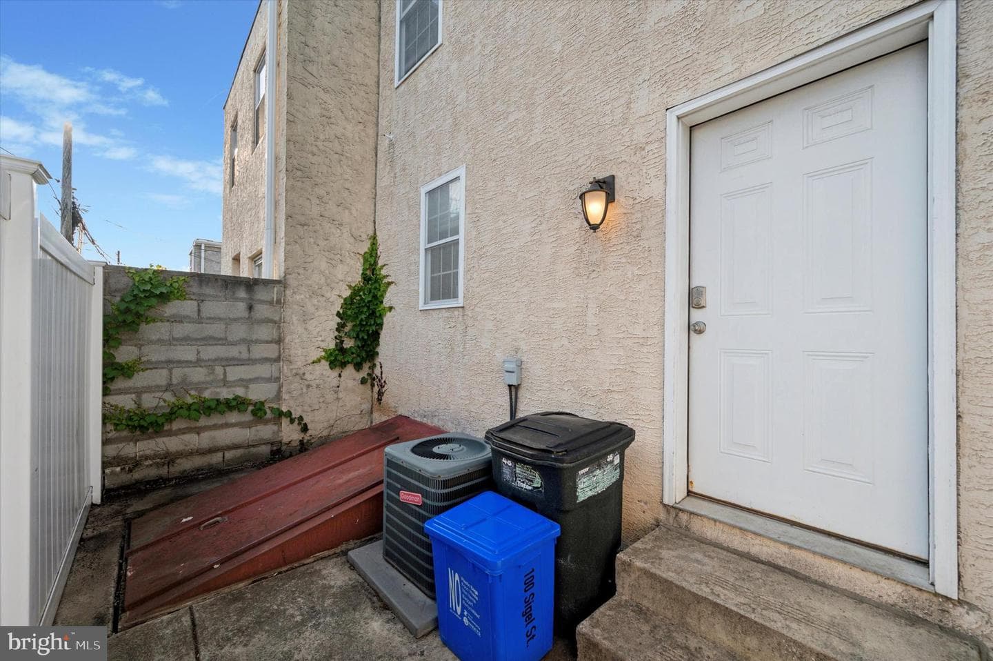 100 Sigel Street photo 26