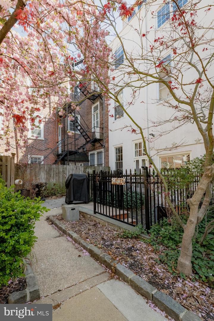 1023 Clinton Street #303 photo 38