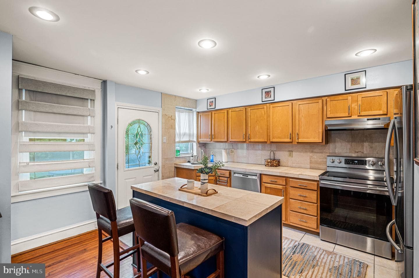 4037 Mitchell Street photo 12