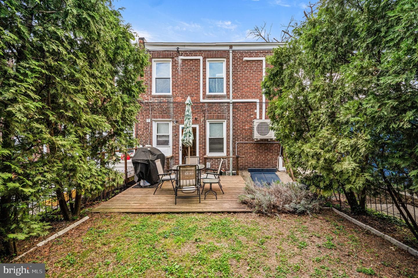 4037 Mitchell Street photo 22