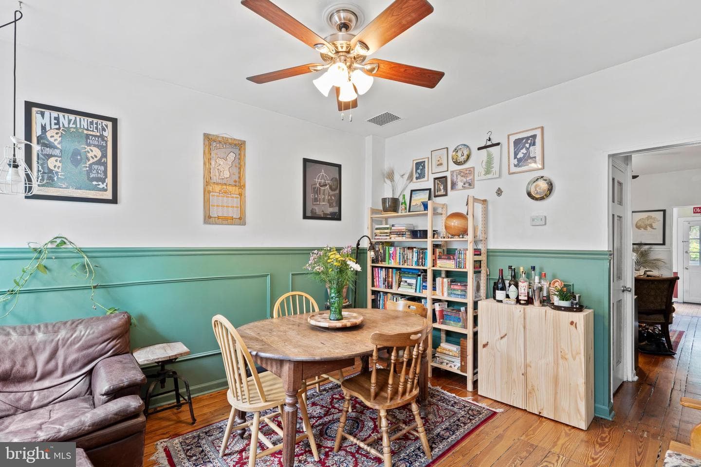 215 Krams Avenue photo 2