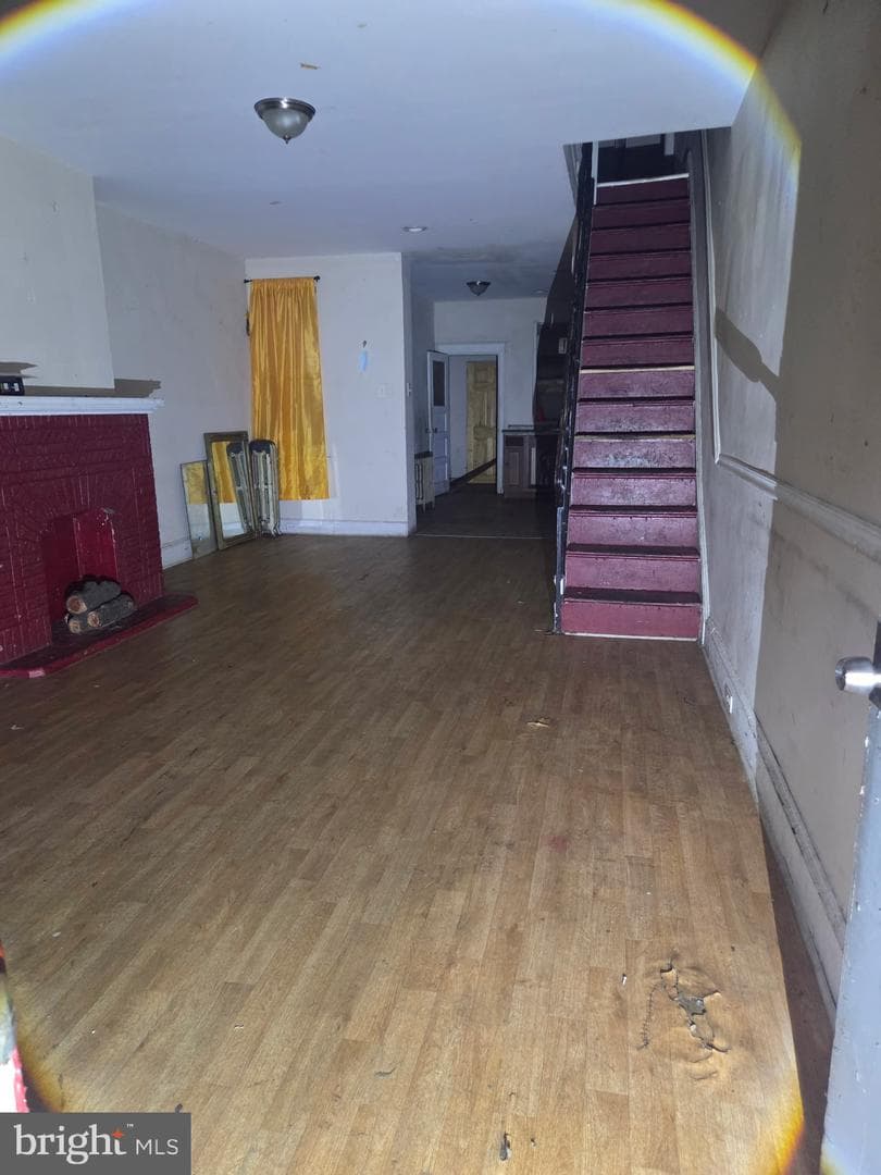 940 E Schiller Street photo 2