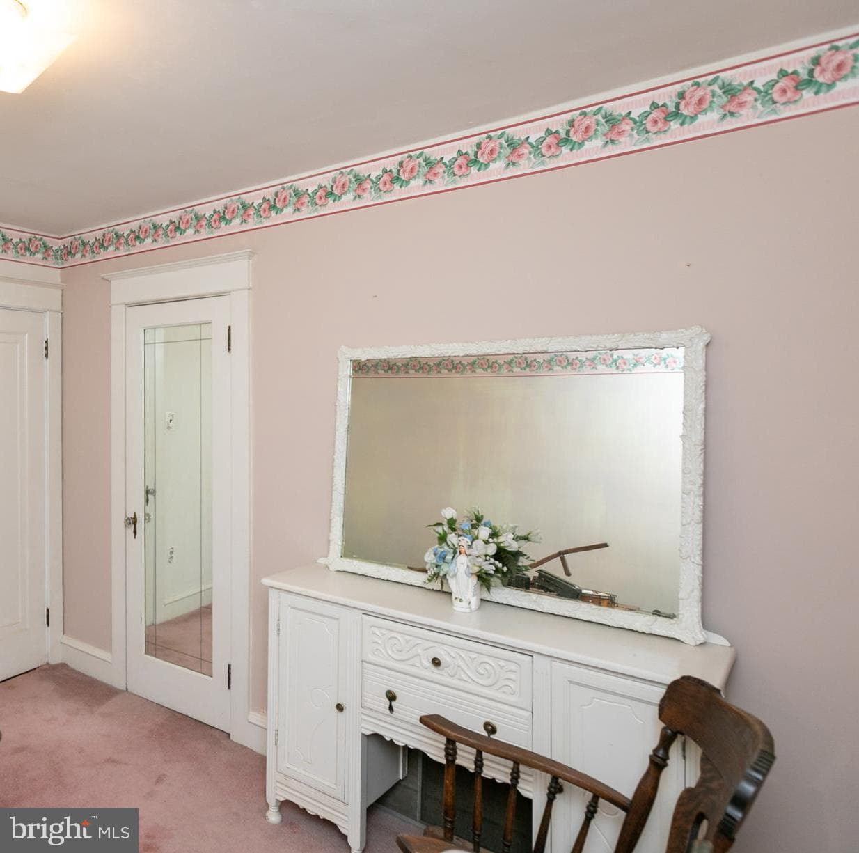 1052 Allengrove Street photo 14
