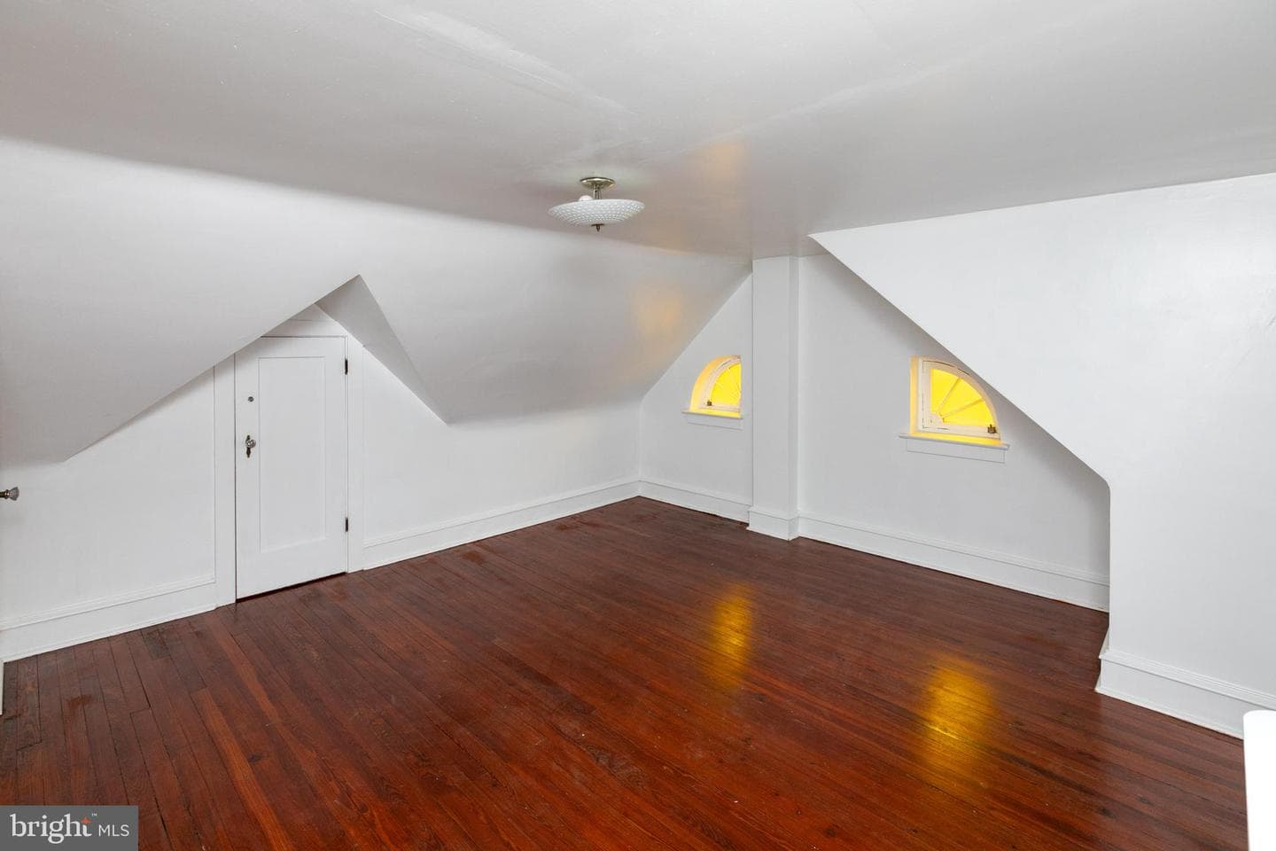 1052 Allengrove Street photo 16