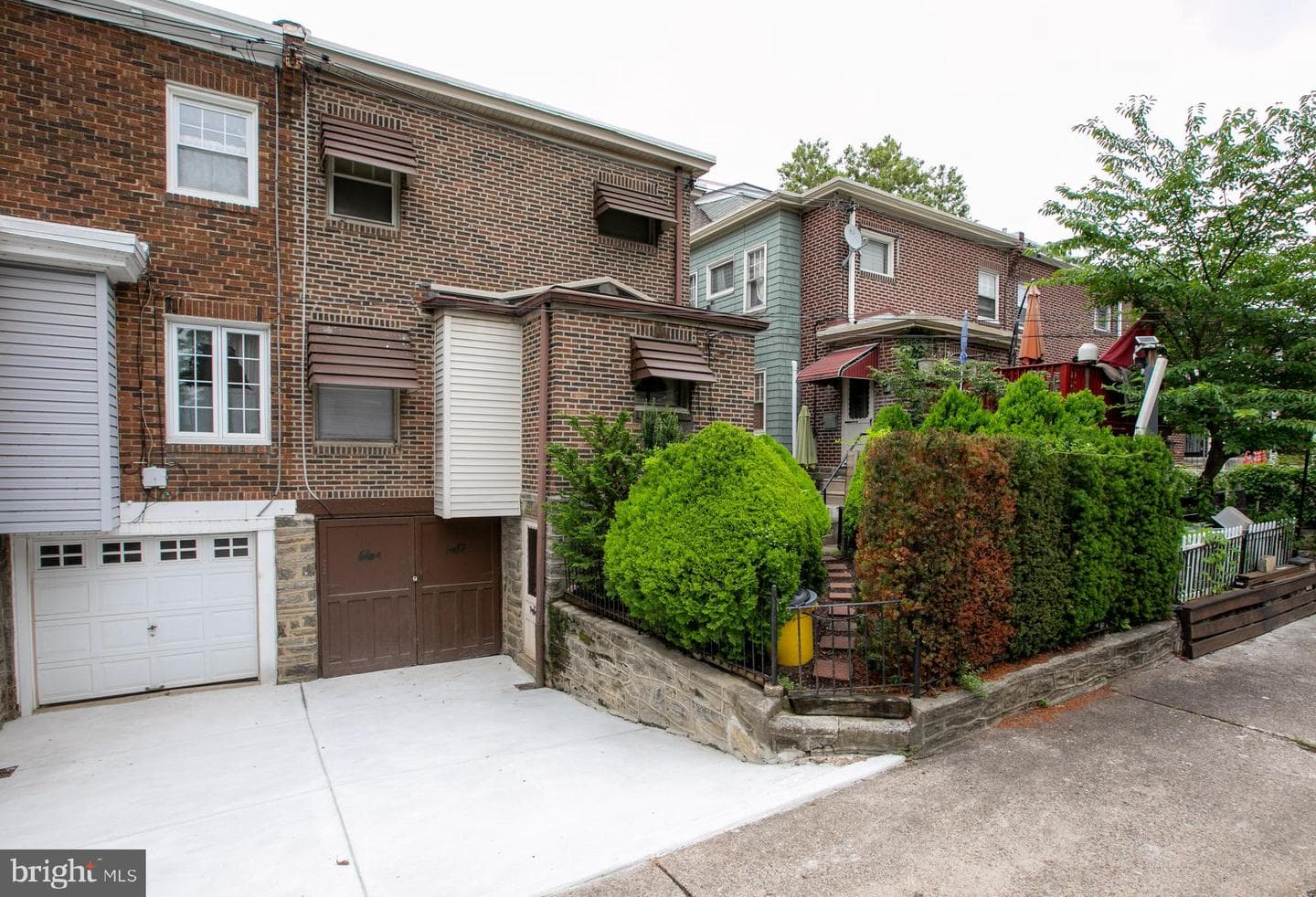 1052 Allengrove Street photo 23