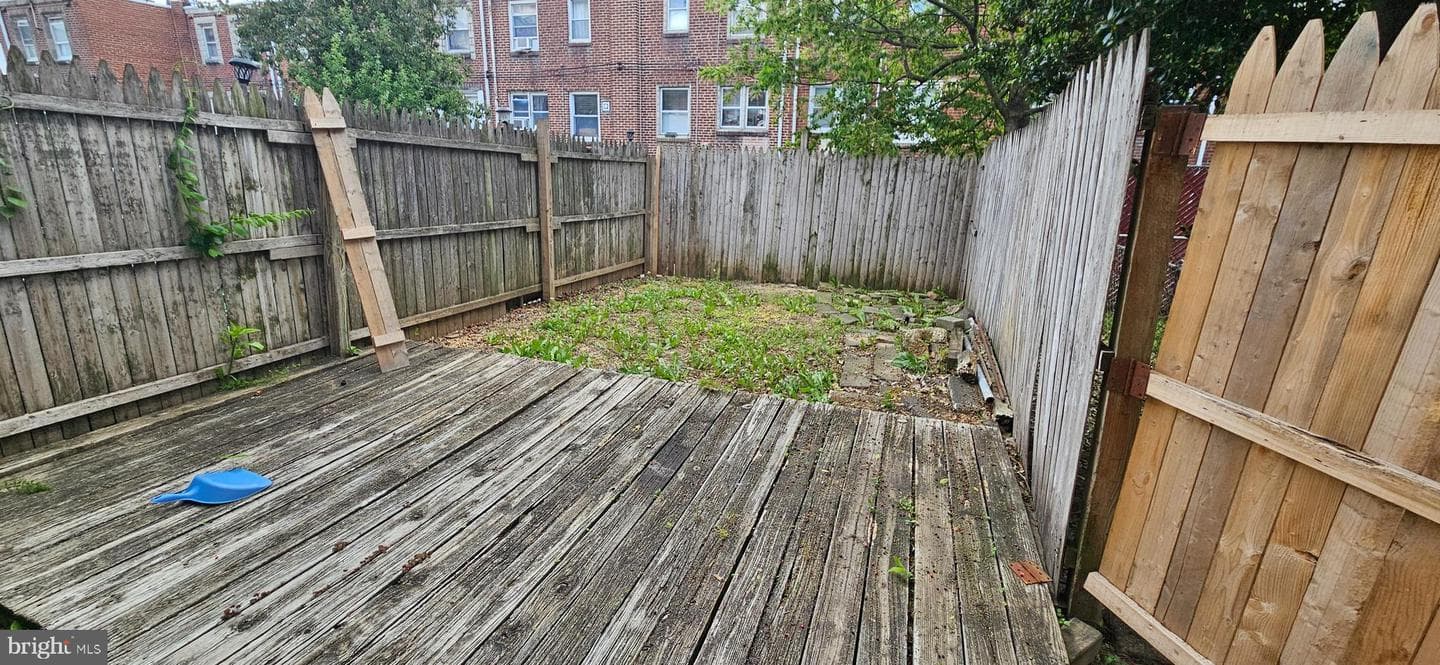 642 E Raymond Street photo 15