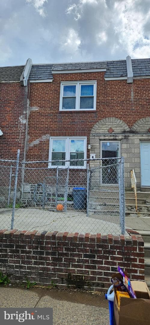 642 E Raymond Street photo 2