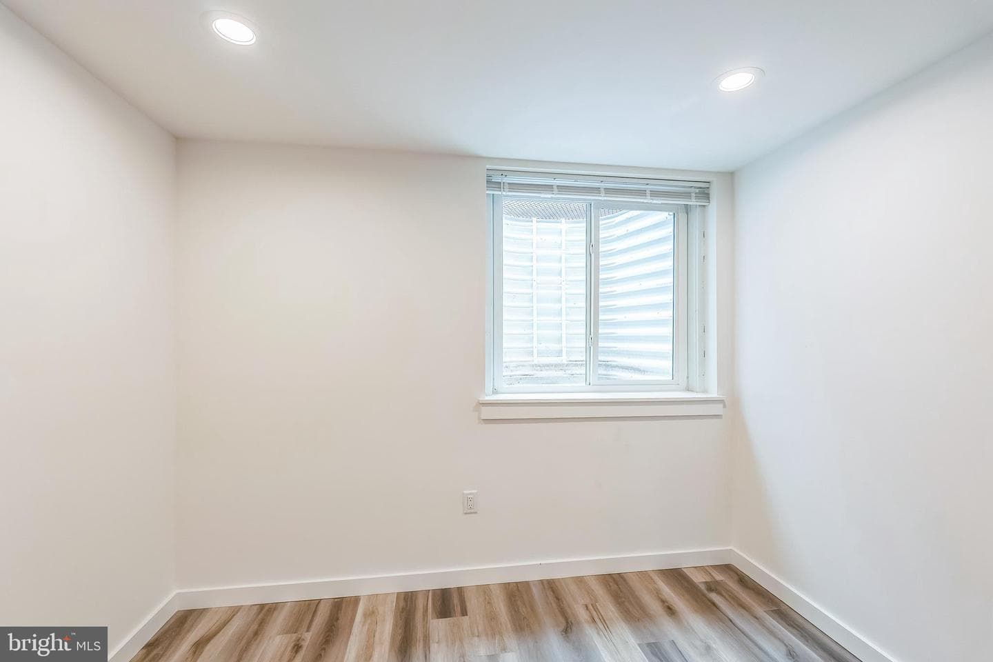 1526 W Seybert Street photo 26