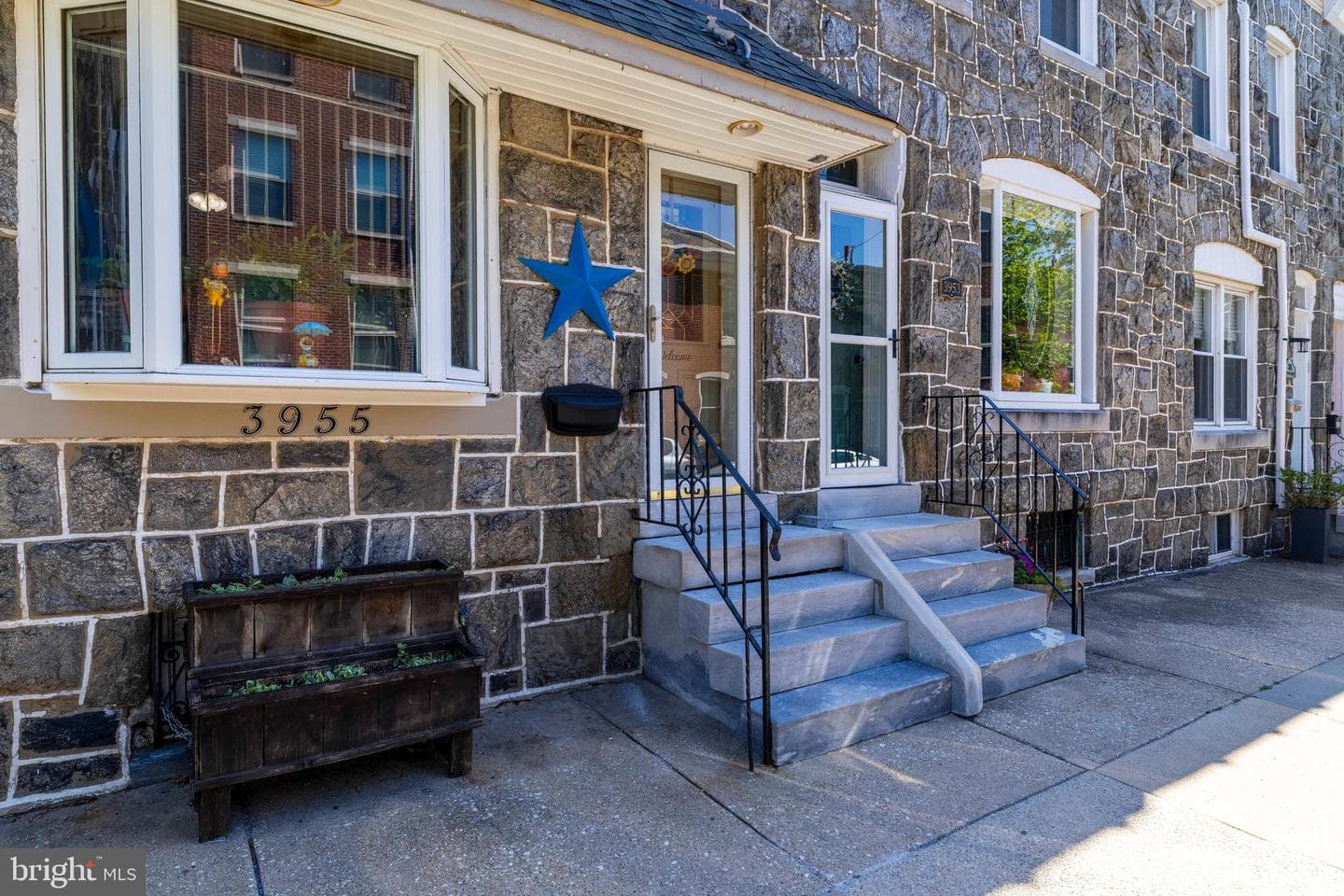 3955 Terrace Street photo 2