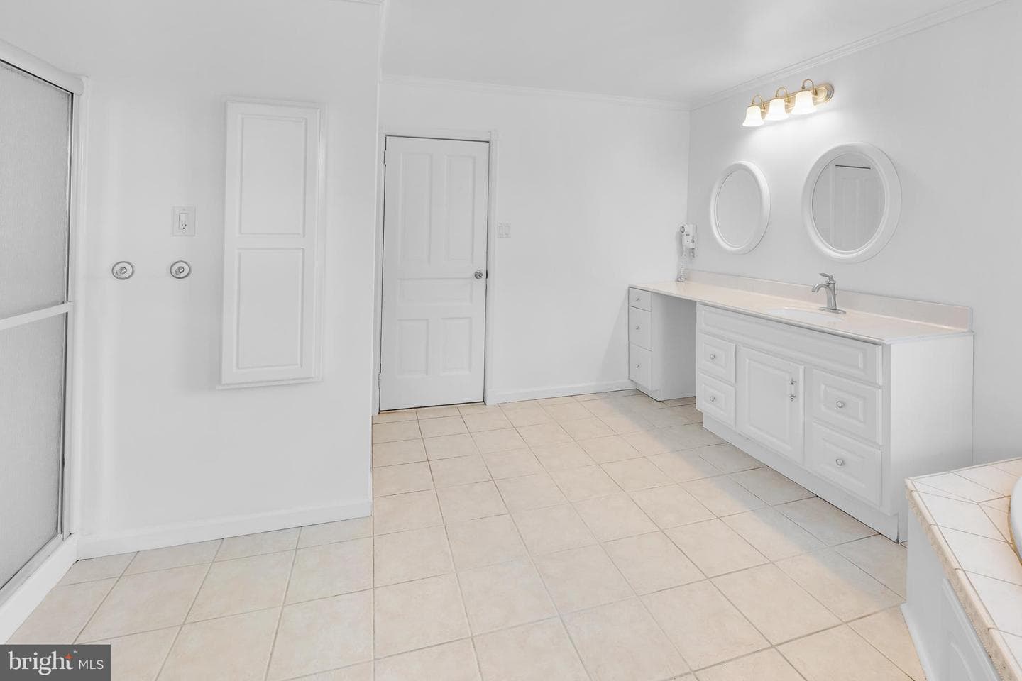 700 Strahle Street photo 24