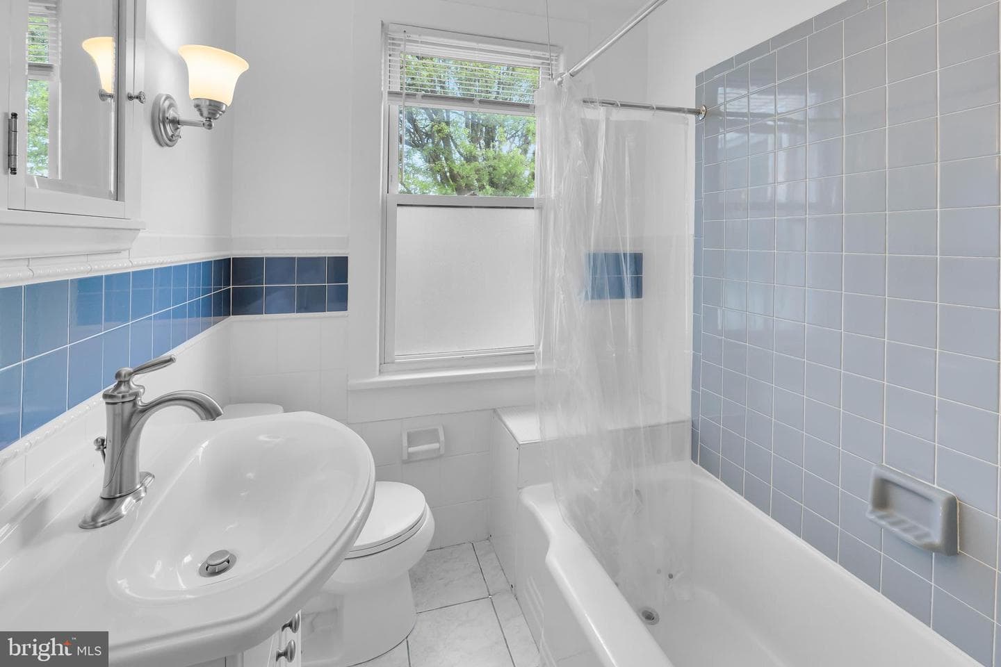 700 Strahle Street photo 27