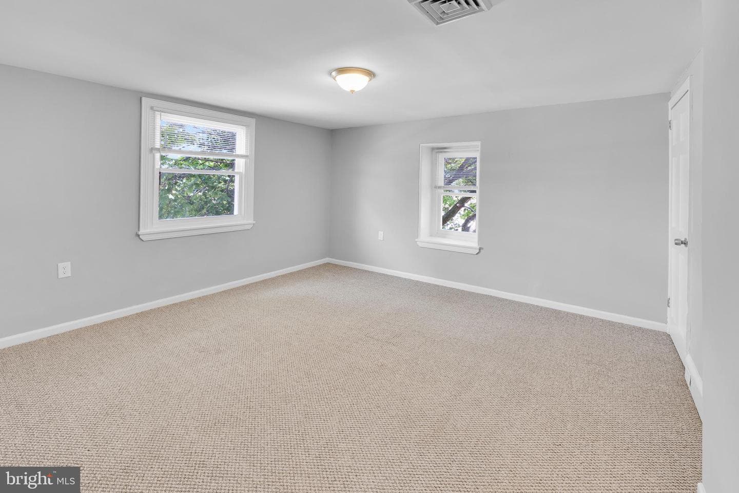 700 Strahle Street photo 32