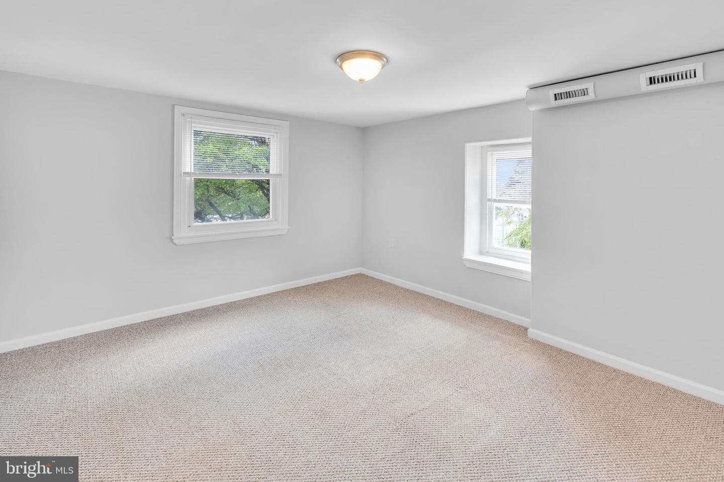 700 Strahle Street photo 34