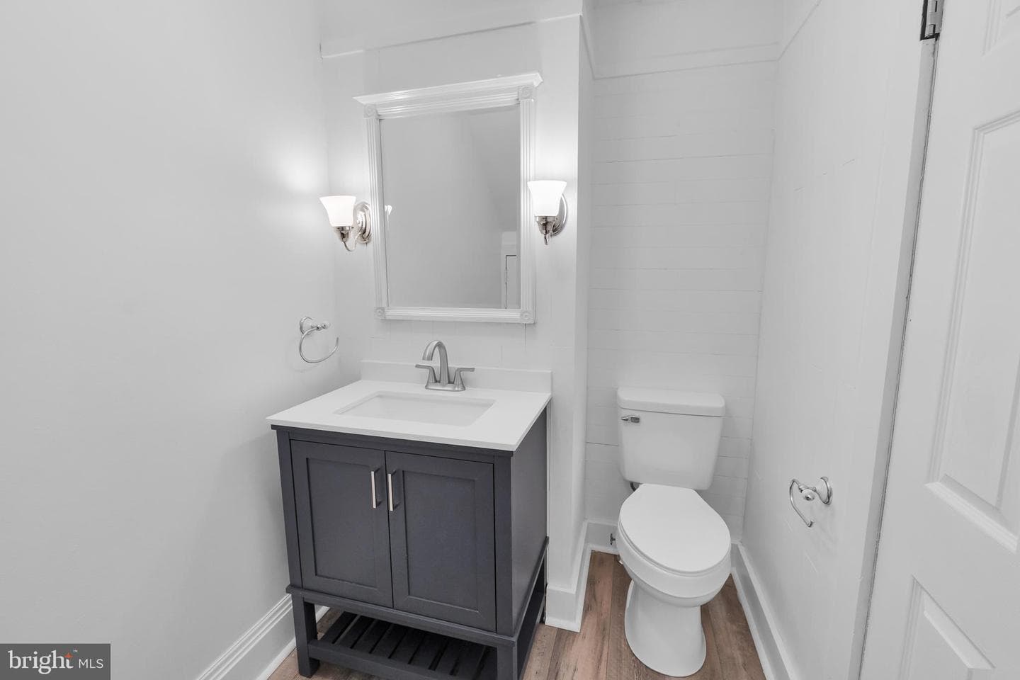 700 Strahle Street photo 9