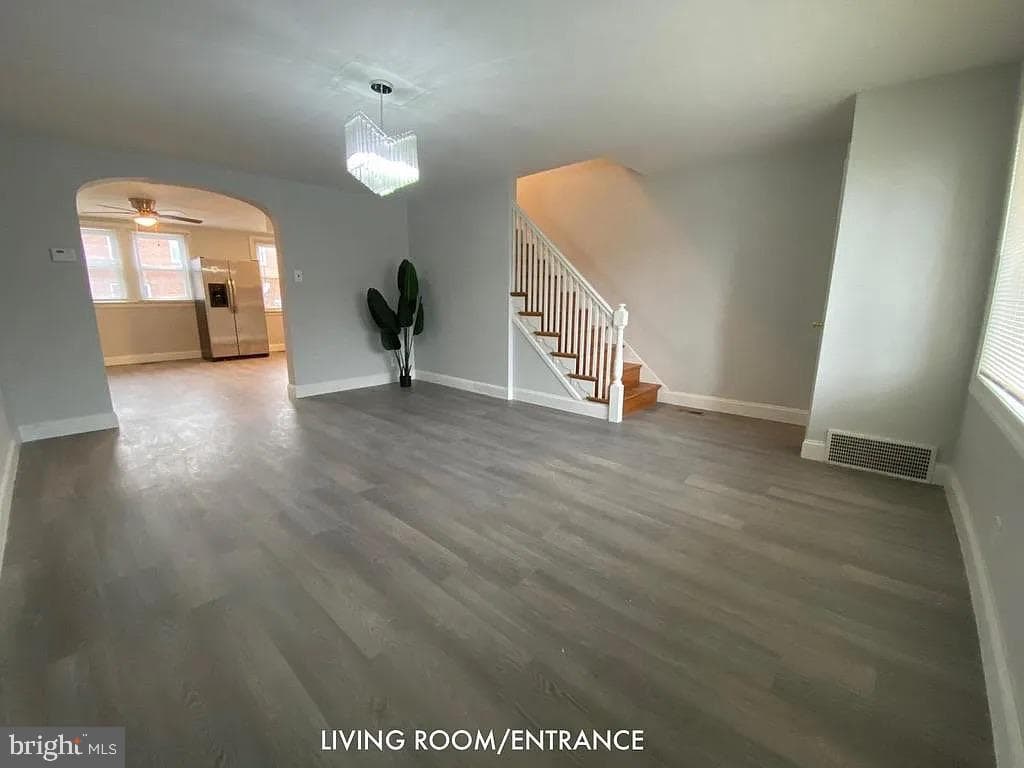 5732 Tackawanna Street photo 9