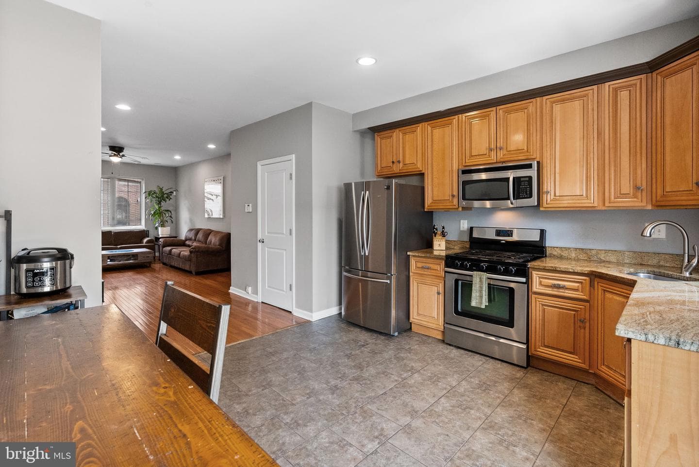 1607 Manton Street photo 9