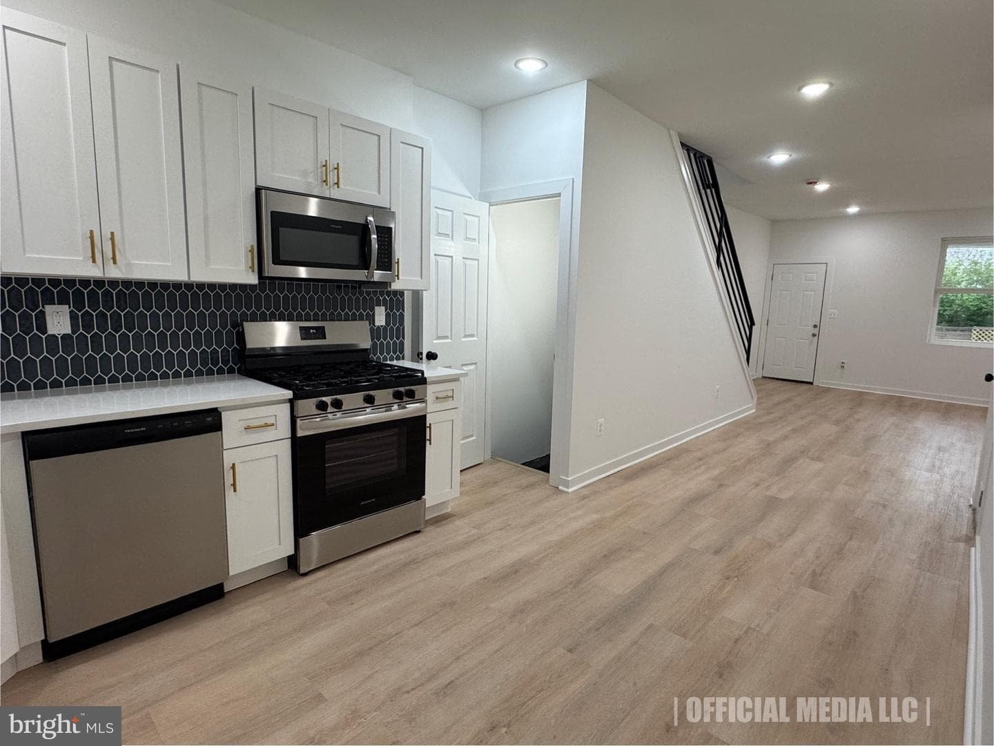 1522 S Lindenwood Street photo 3