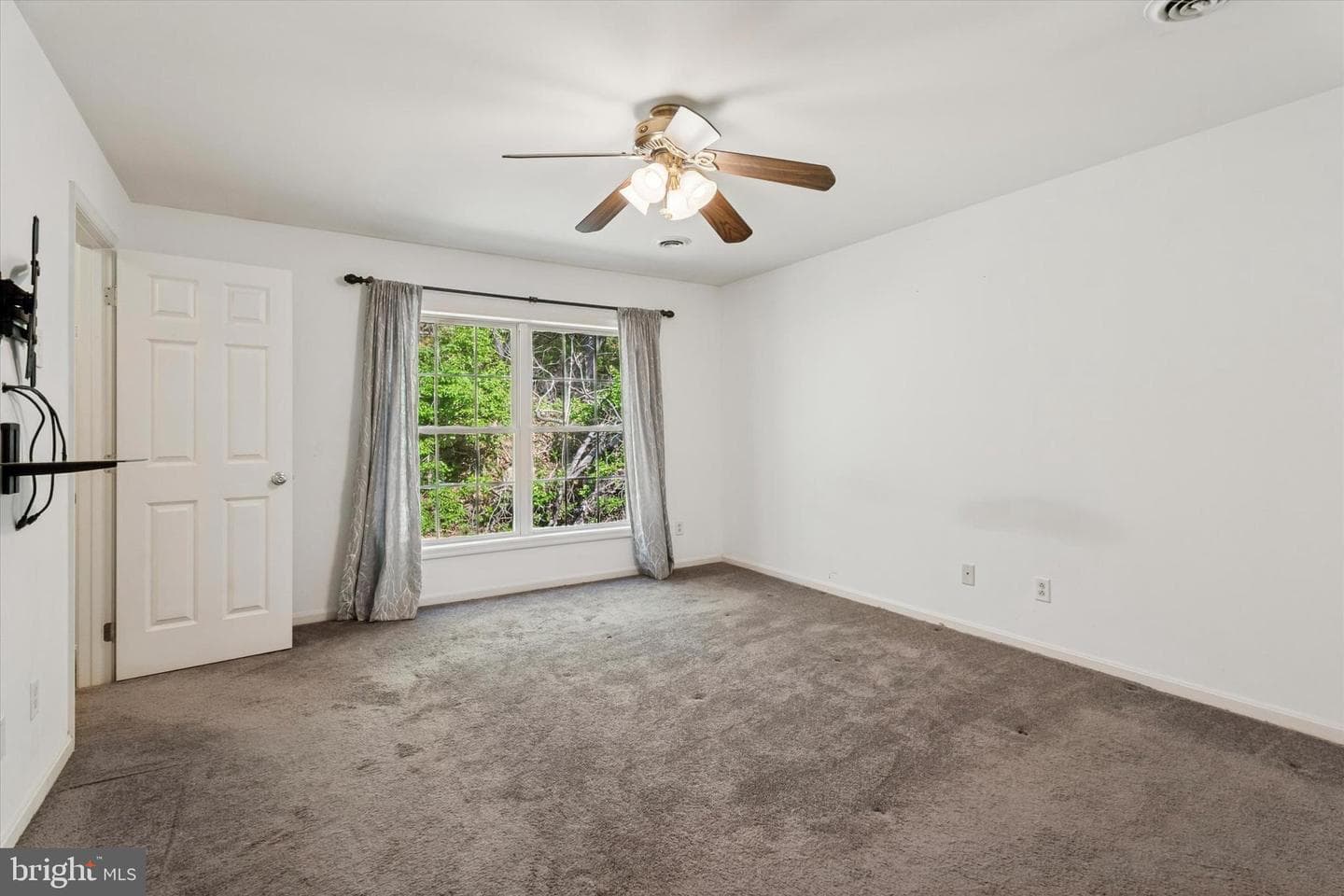 100 Parker Avenue #13 photo 12