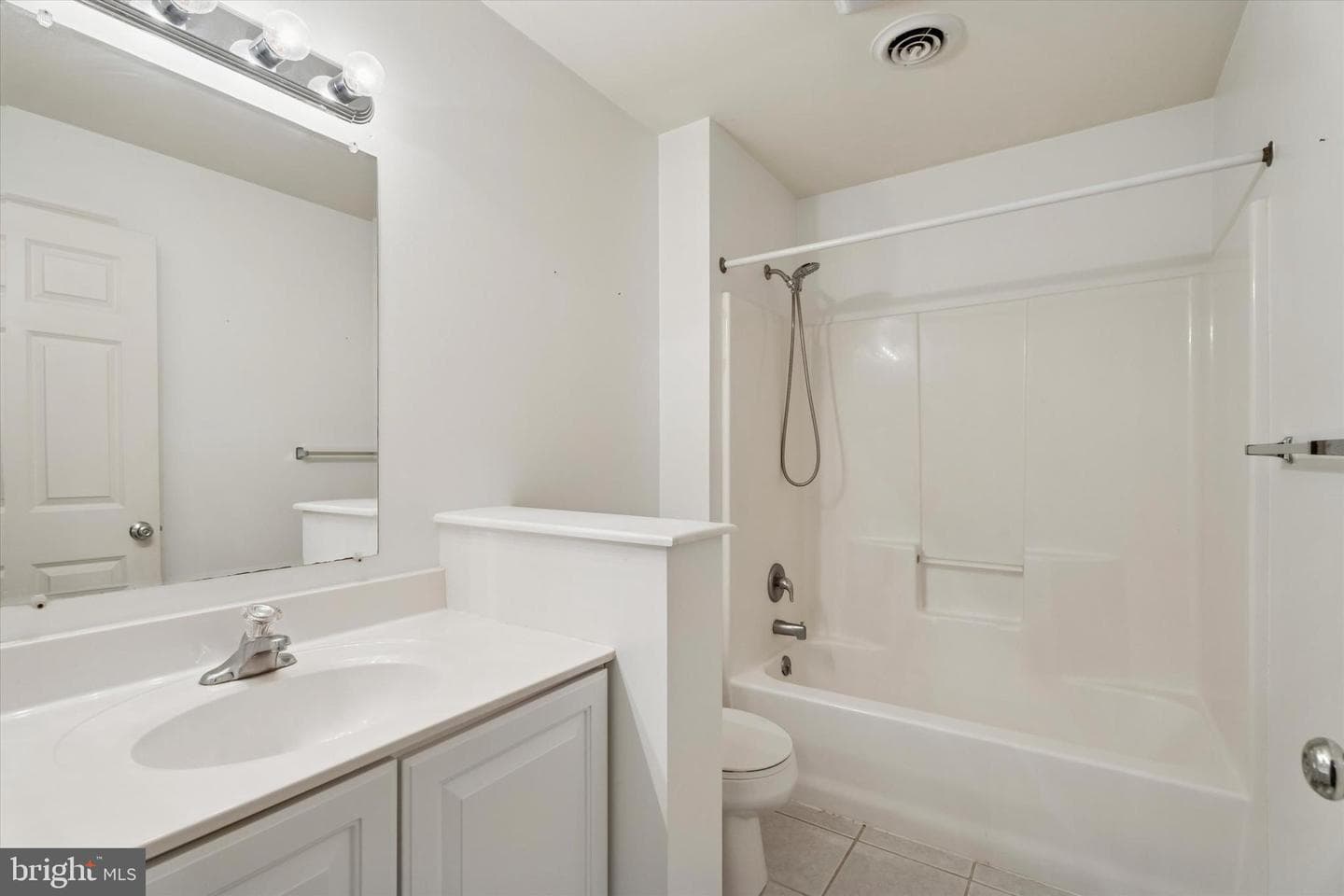 100 Parker Avenue #13 photo 22