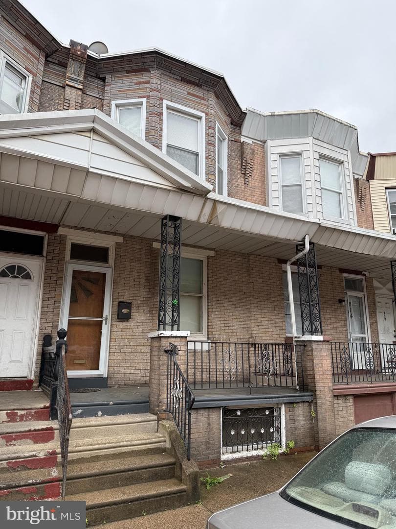 816 E Thayer Street photo 4