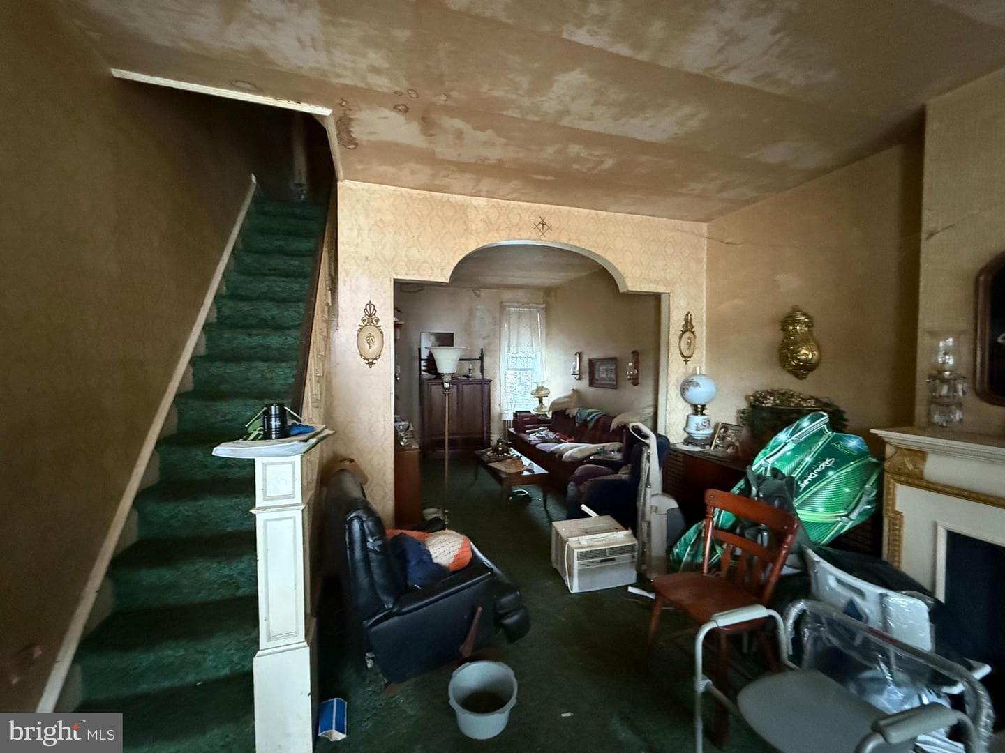 816 E Thayer Street photo 5