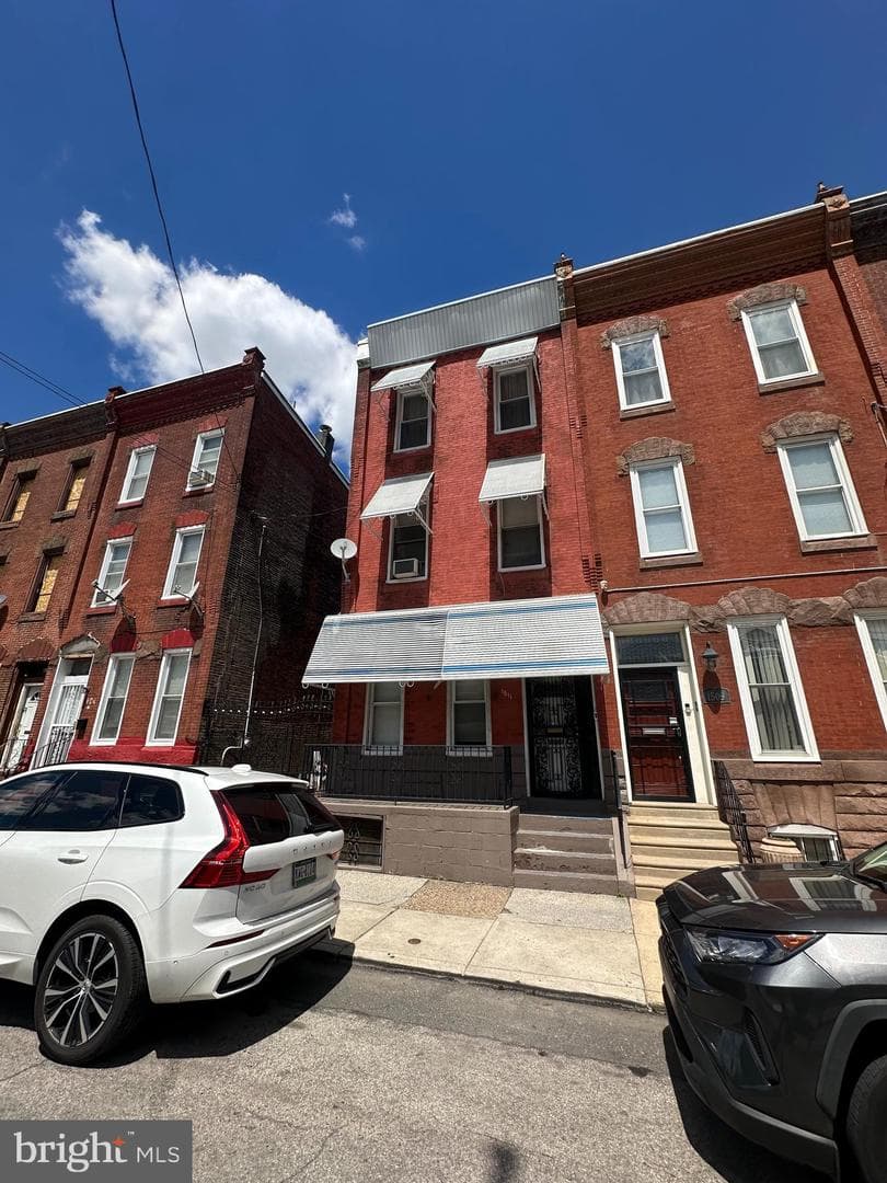 1511 W Venango Street photo 2