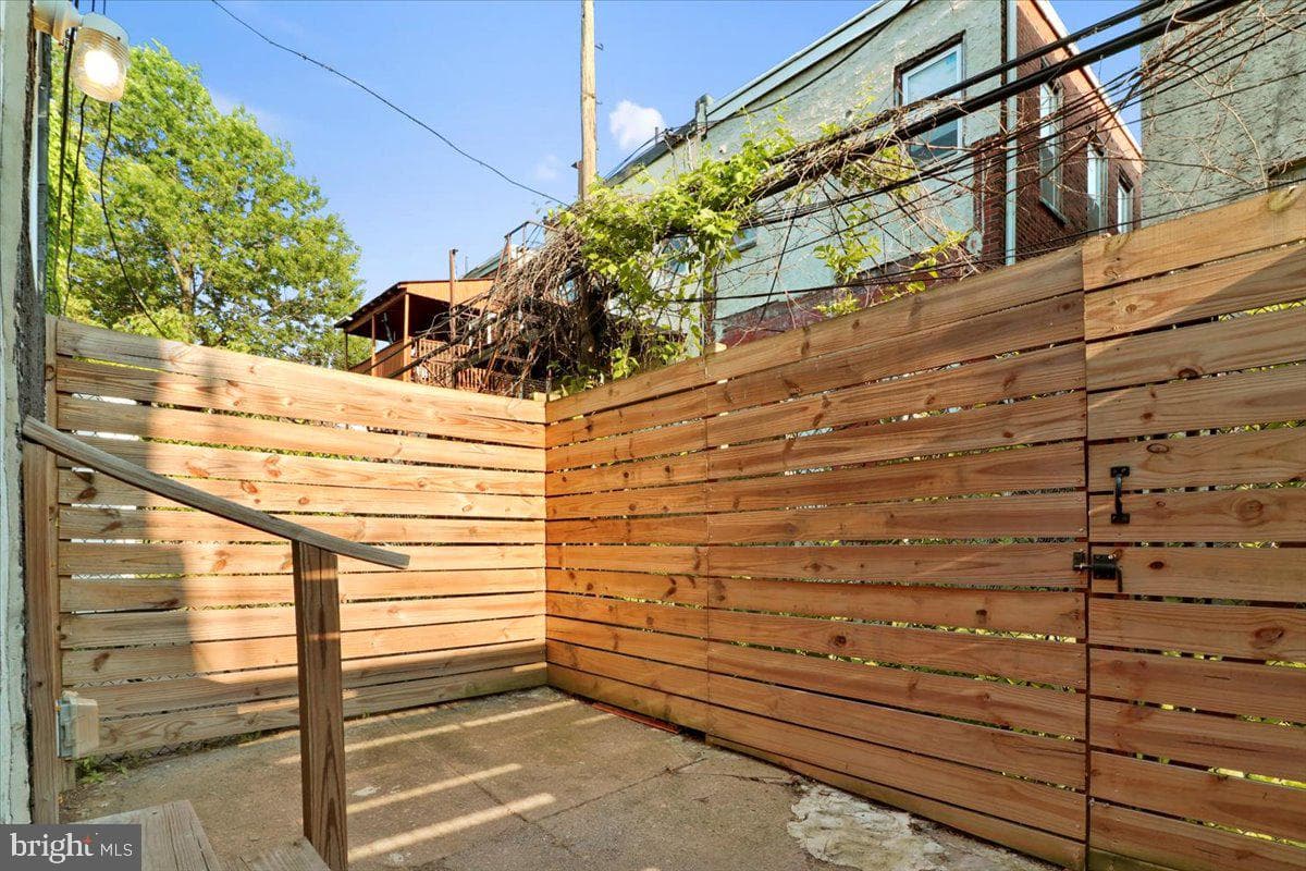 5252 Rodman Street photo 10