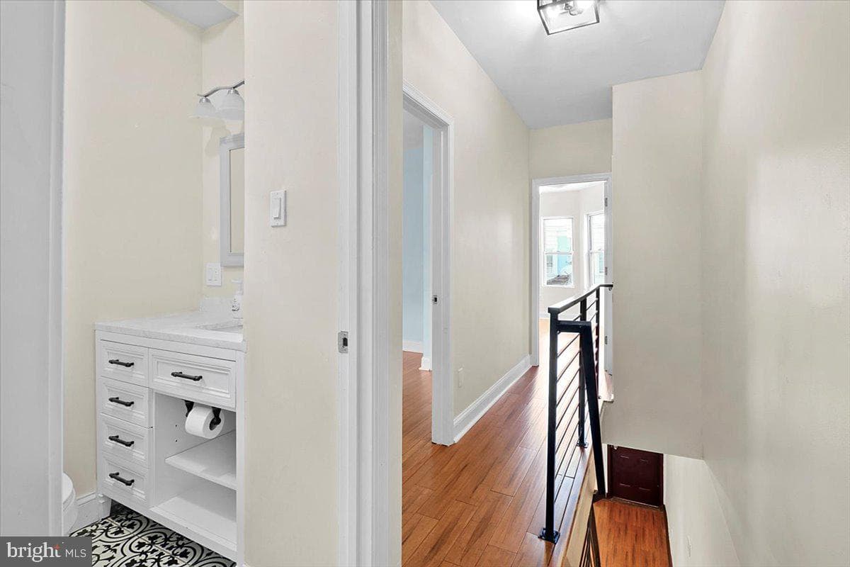 5252 Rodman Street photo 14
