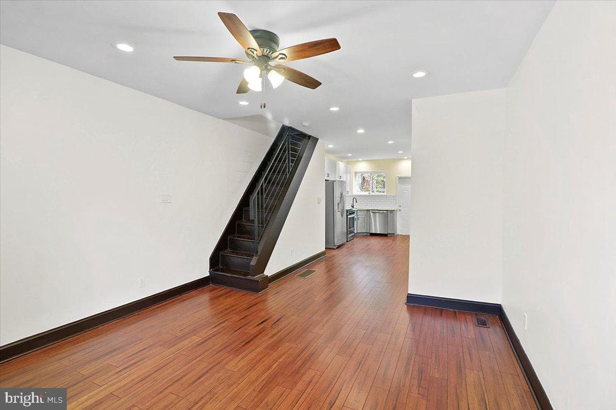 5252 Rodman Street photo 3