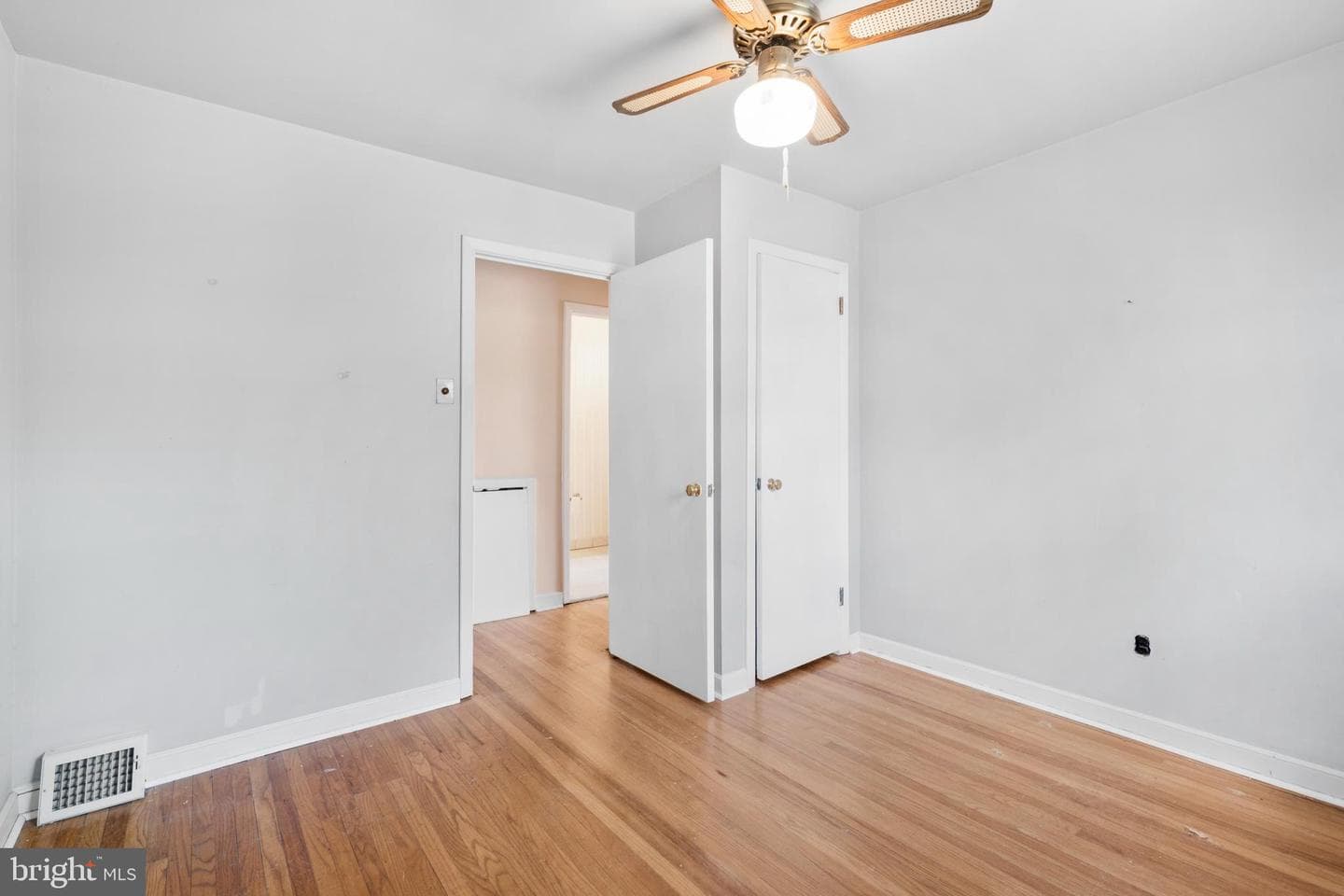 9826 Redd Rambler Drive photo 17