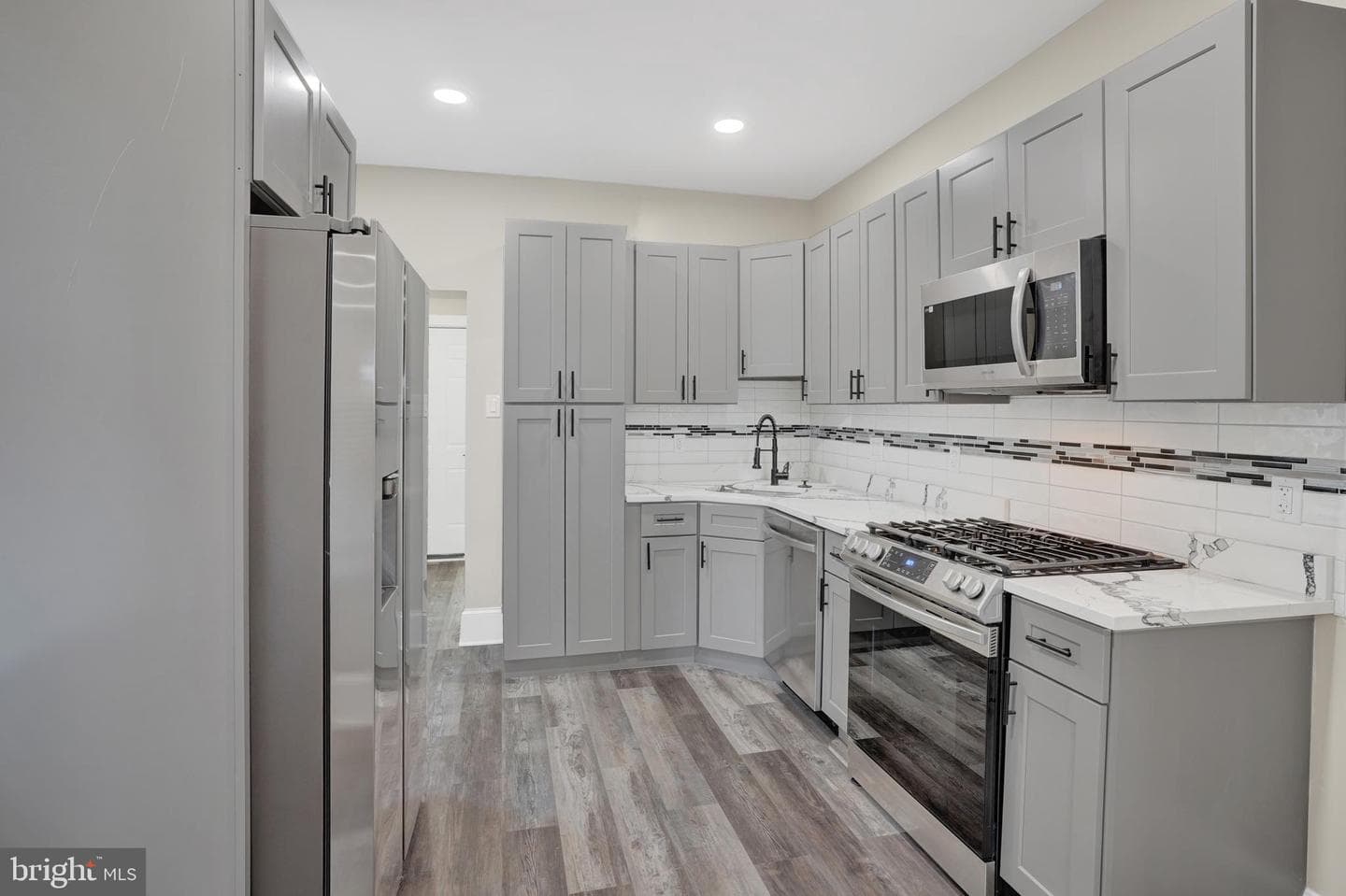 6706 Marsden Street photo 8