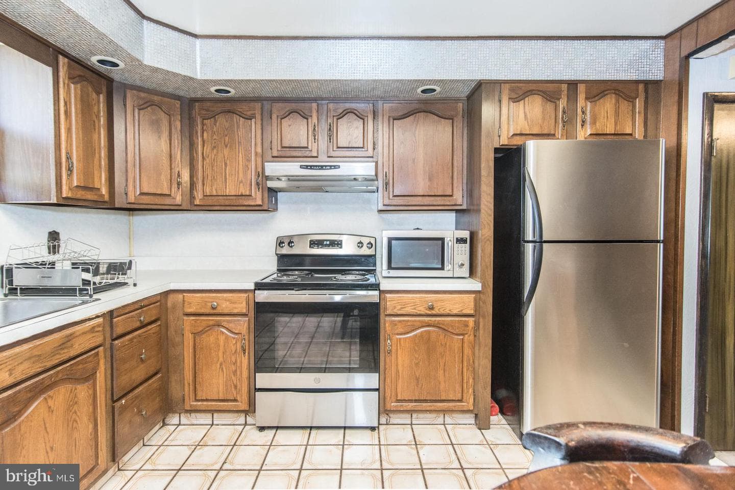 2561 E Somerset Street photo 38