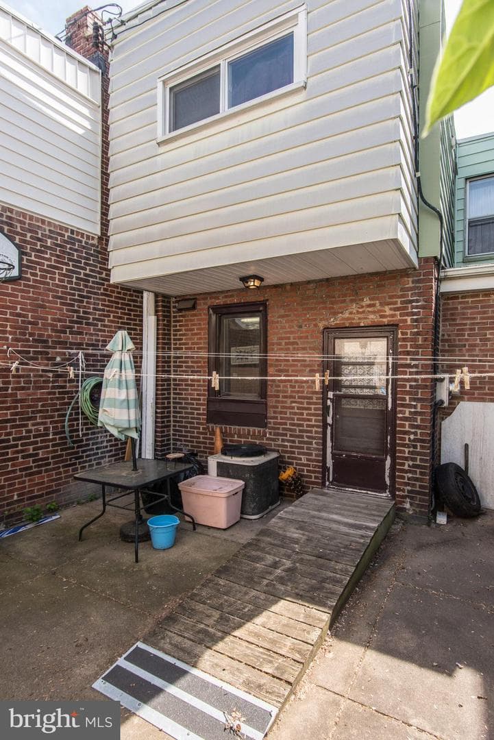 2561 E Somerset Street photo 88