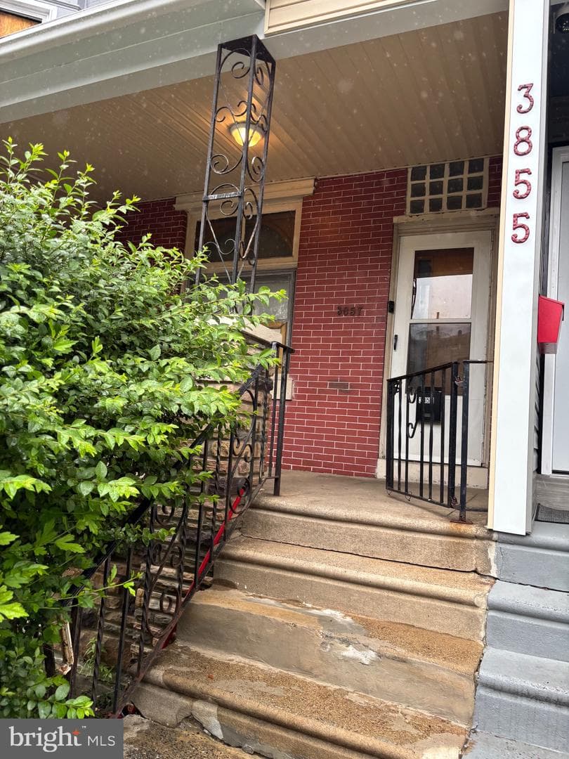 3857 N Marshall Street photo 2