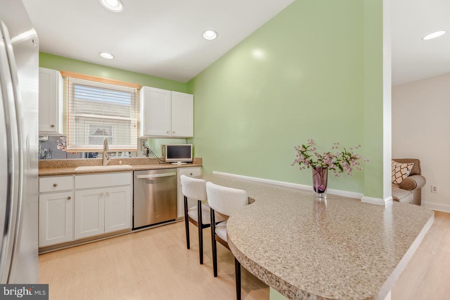 1115 Foster Street photo 11