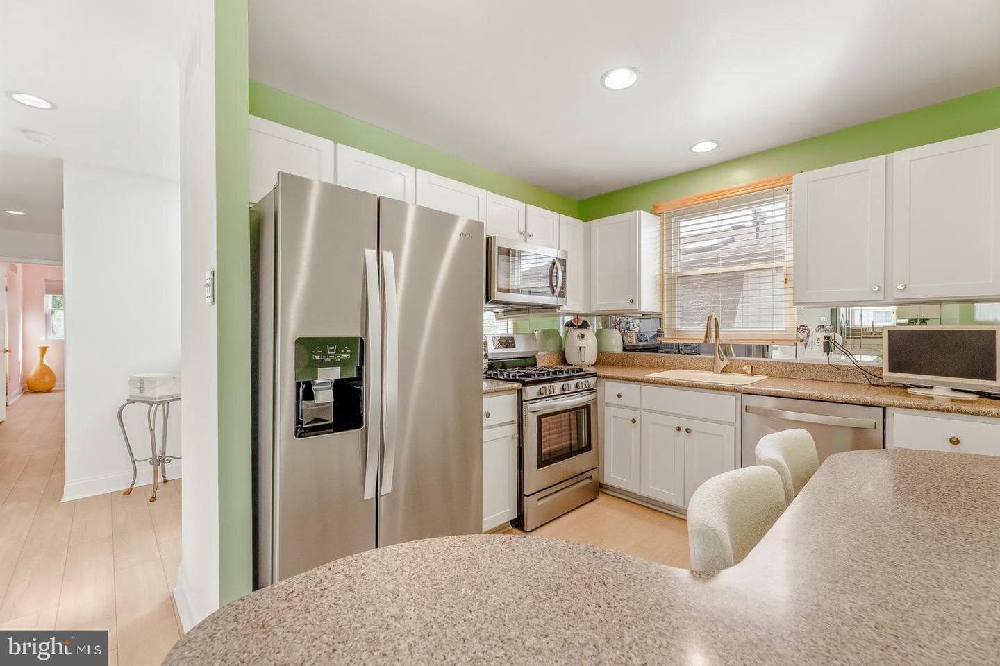1115 Foster Street photo 12