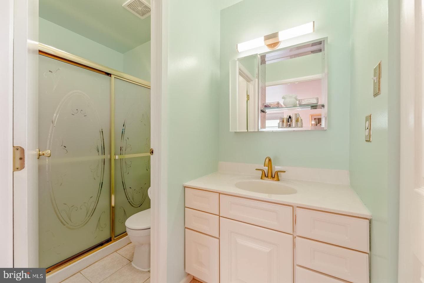 1115 Foster Street photo 16