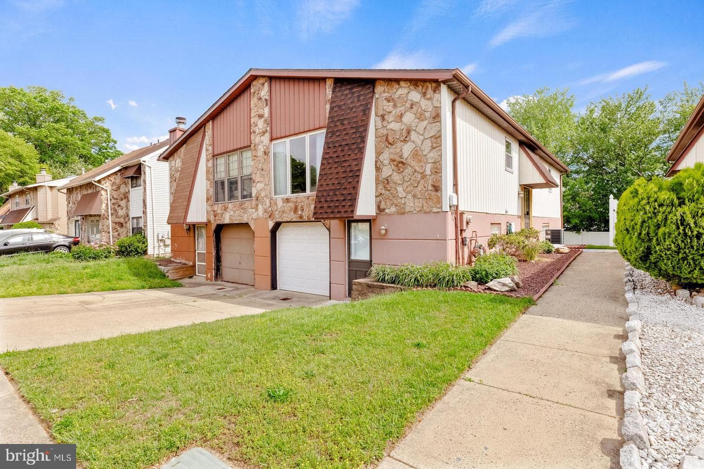 1115 Foster Street photo 2