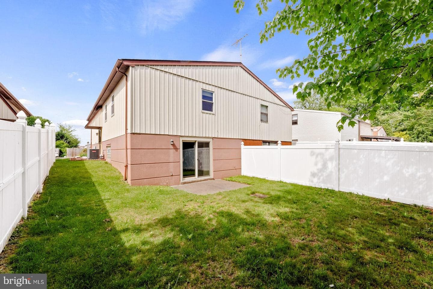 1115 Foster Street photo 31