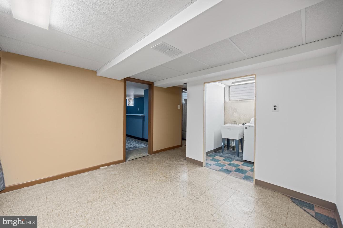 111 Village Lane photo 21