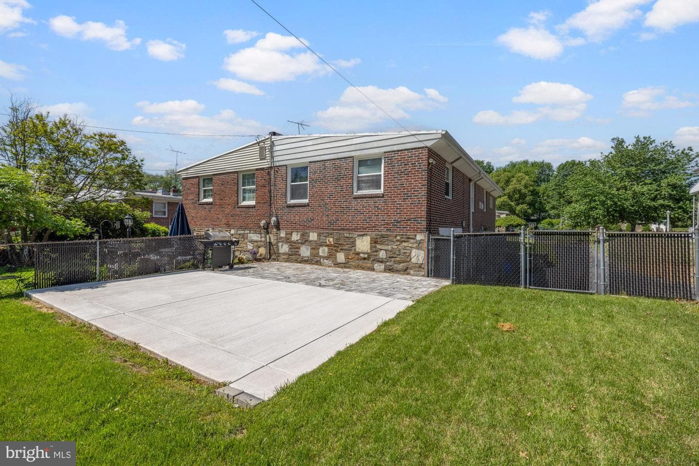 111 Village Lane photo 30