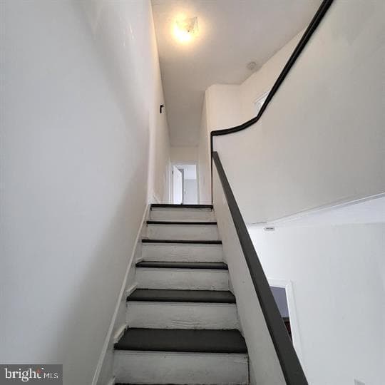4551 Pulaski Avenue photo 42