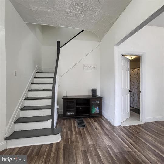 4551 Pulaski Avenue photo 7
