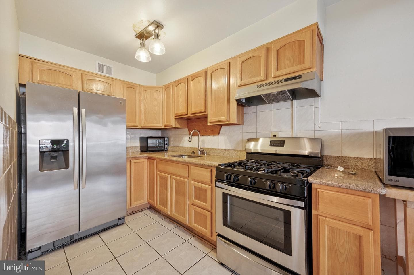 125 E Fariston Drive photo 6